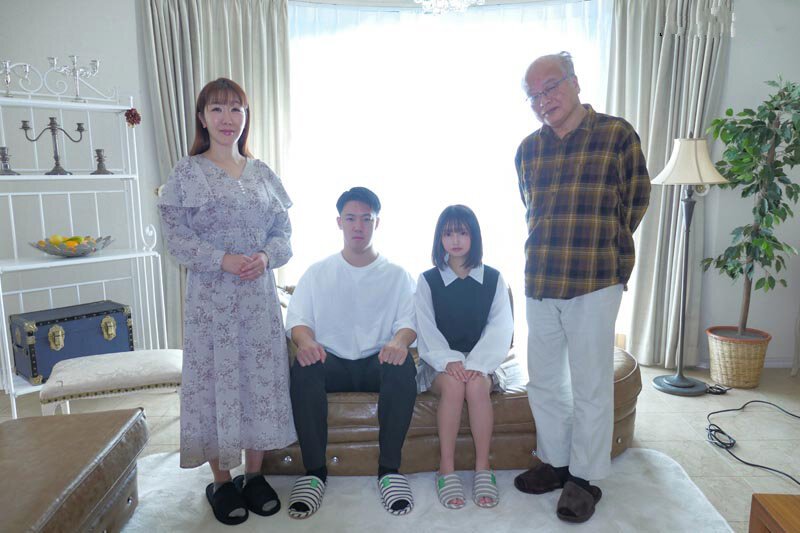 Anh trai lợi dụng việc em gái sẽ quên hết mọi thứ sau mỗi ngày để đụ em ấy